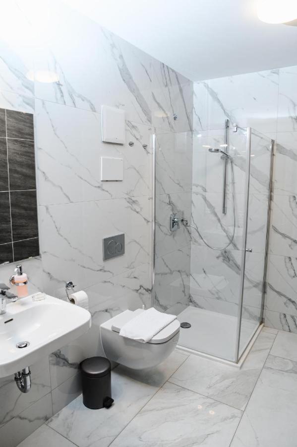 Hotel Flora Schwäbisch Gmünd Eksteriør bilde